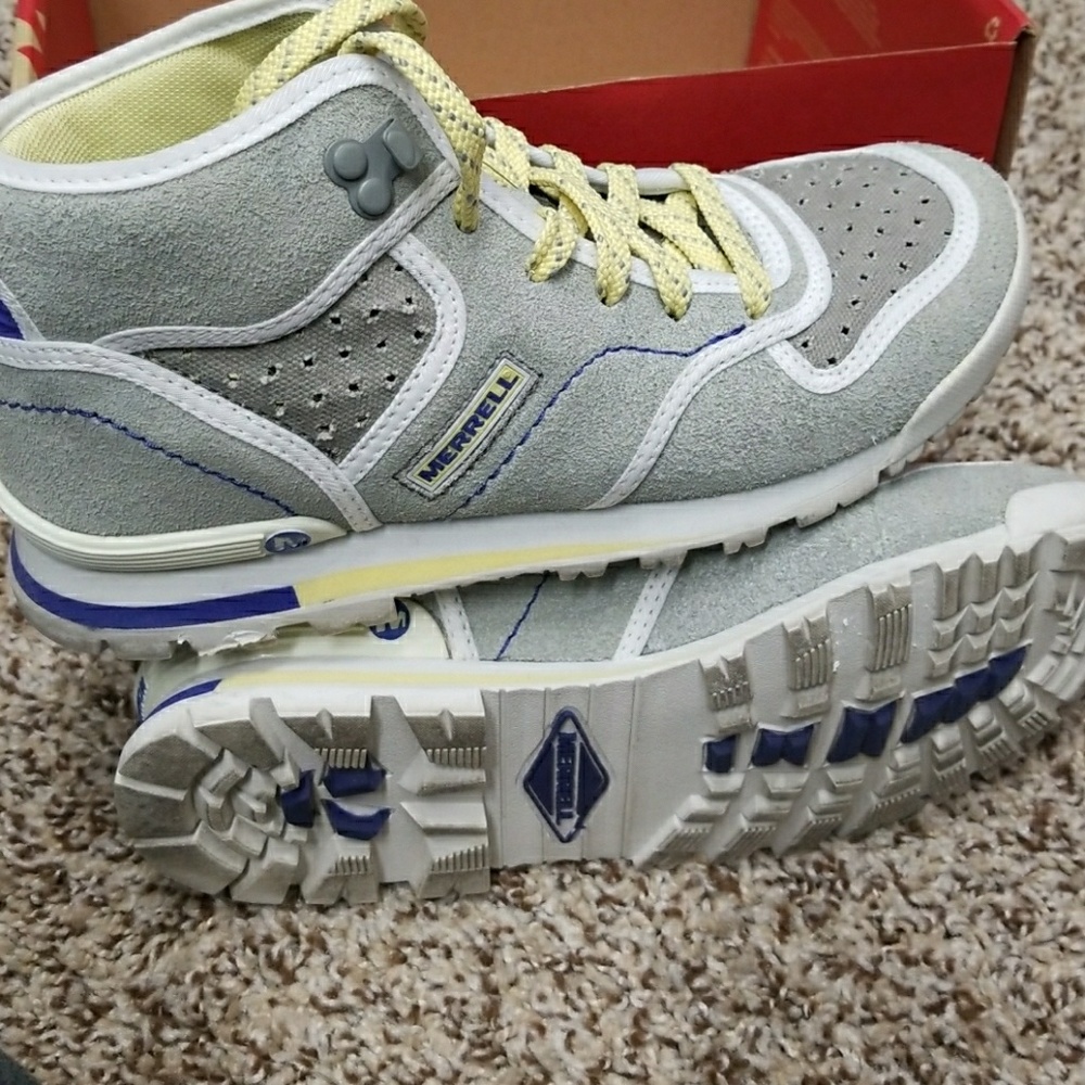 Shoes - Picture 4 of 4